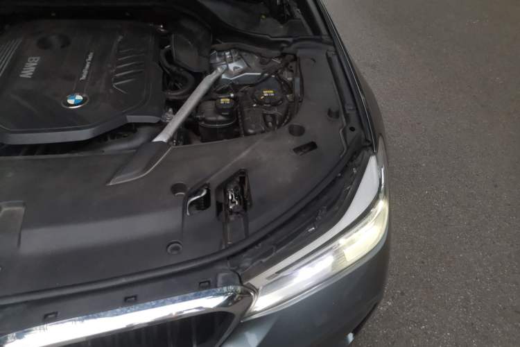 Used BMW 6 Series GT 2018 640i xDrive M Sport Package Engine Bay Left