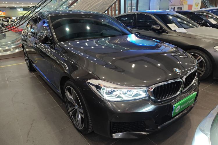 Used BMW 6 Series GT 2018 640i xDrive M Sport Package Front Right 45 Deg