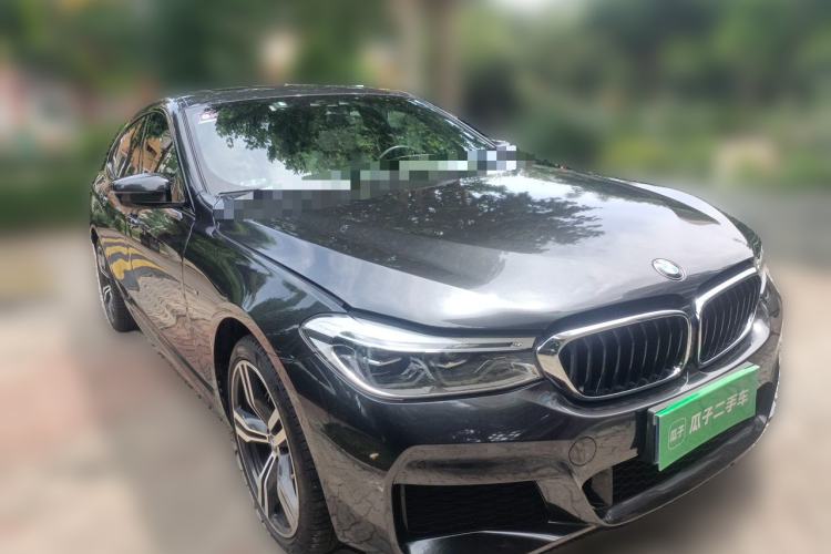 Used BMW 6 Series GT 2018 640i xDrive M Sport Package Front Right 45 Deg