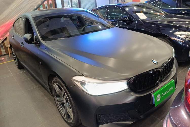 Used BMW 6 Series GT 2018 640i xDrive M Sport Package Front Right 45 Deg