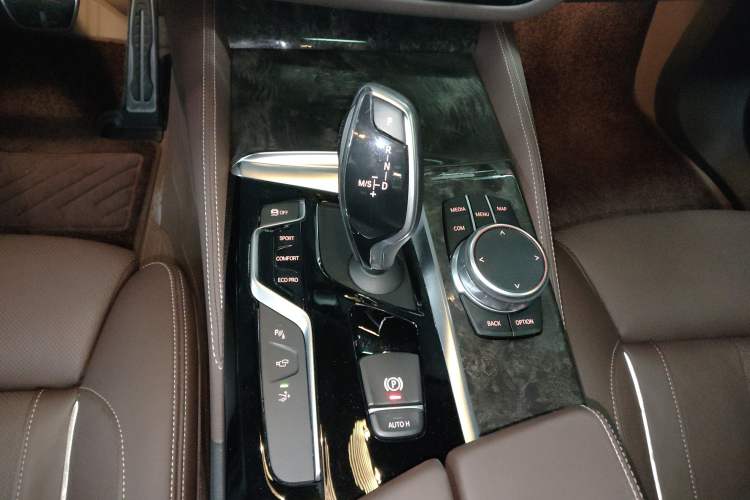Used BMW 6 Series GT 2018 640i xDrive M Sport Package Gear Lever