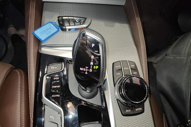Used BMW 6 Series GT 2018 640i xDrive M Sport Package Gear Lever
