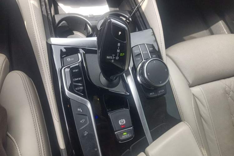 Used BMW 6 Series GT 2018 640i xDrive M Sport Package Gear Lever