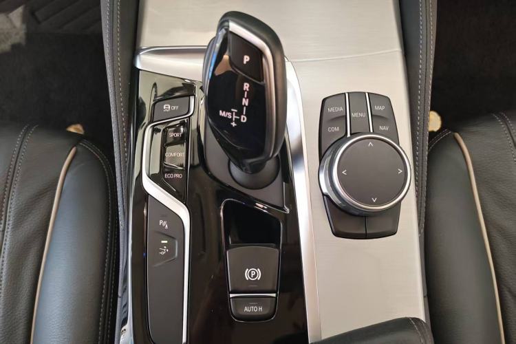 Used BMW 6 Series GT 2018 630i Luxury Design Package Gear Lever