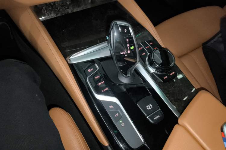 Used BMW 6 Series GT 2018 630i M Sport Package Gear Lever