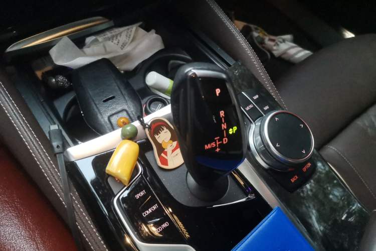 Used BMW 6 Series GT 2018 640i xDrive M Sport Package Gear Lever