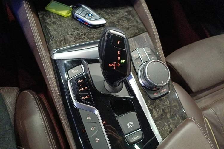 Used BMW 6 Series GT 2018 640i xDrive M Sport Package Gear Lever