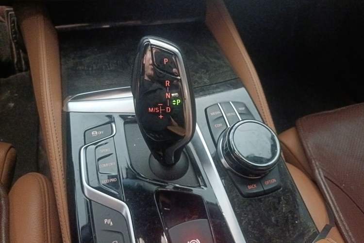 Used BMW 6 Series GT 2018 630i M Sport Package Gear Lever