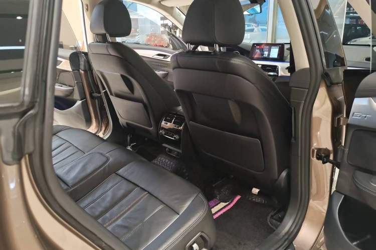 Used BMW 6 Series GT 2018 630i Luxury Design Package Interior 1