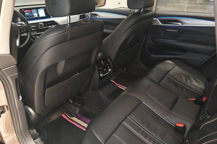Used BMW 6 Series GT 2018 630i Luxury Design Package Interior 2