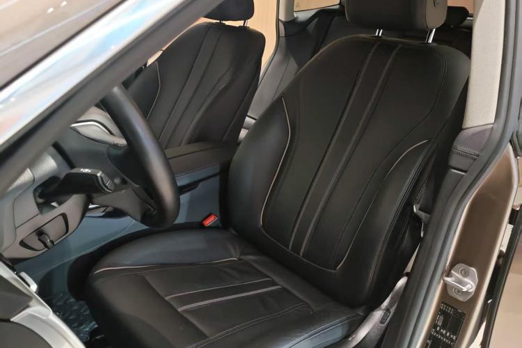 Used BMW 6 Series GT 2018 630i Luxury Design Package Interior 5