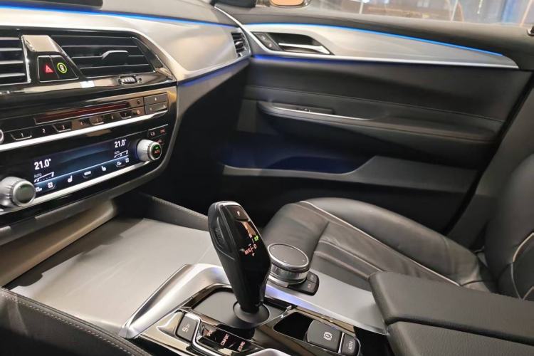 Used BMW 6 Series GT 2018 630i Luxury Design Package Interior 6