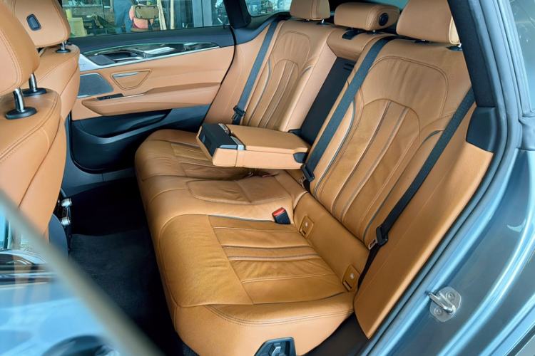 Used BMW 6 Series GT 2018 630i M Sport Package Interior 6