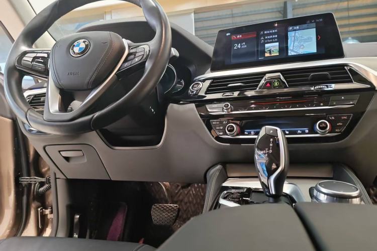 Used BMW 6 Series GT 2018 630i Luxury Design Package Interior 7