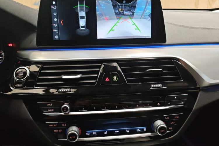 Used BMW 6 Series GT 2018 630i Luxury Design Package Interior 8