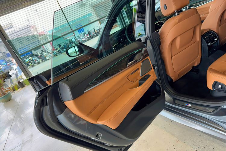 Used BMW 6 Series GT 2018 630i M Sport Package Interior 9