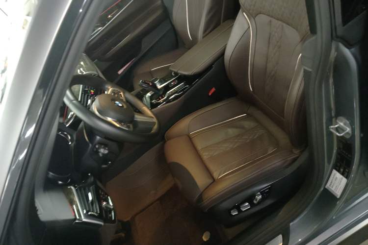 Used BMW 6 Series GT 2018 640i xDrive M Sport Package Left Front Seat