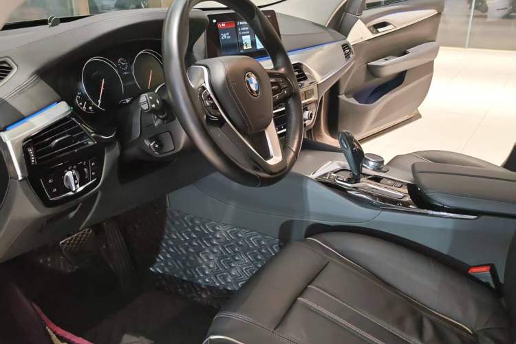 Used BMW 6 Series GT 2018 630i Luxury Design Package Left Front Seat