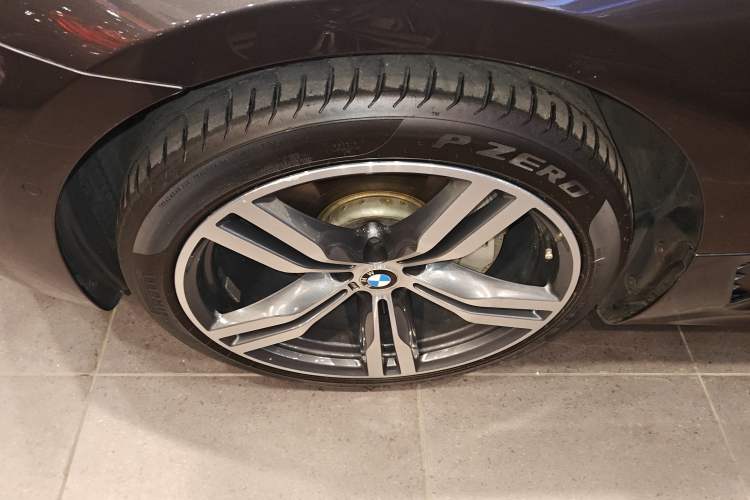 Used BMW 6 Series GT 2018 640i xDrive M Sport Package Left Front Wheel Hub