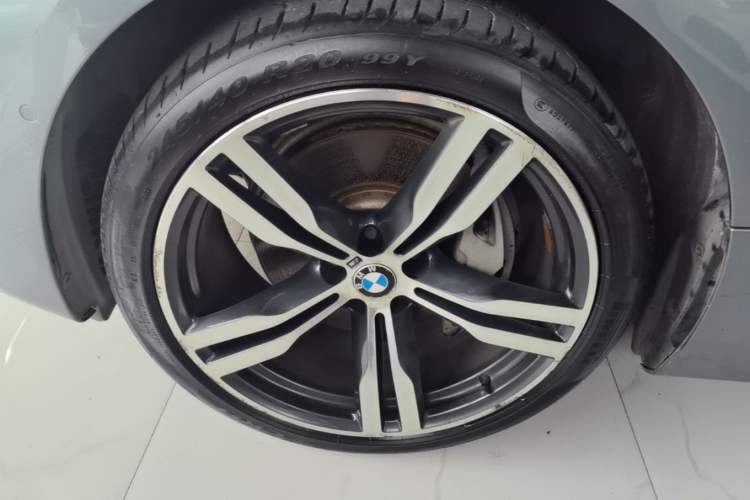 Used BMW 6 Series GT 2018 640i xDrive M Sport Package Left Front Wheel Hub