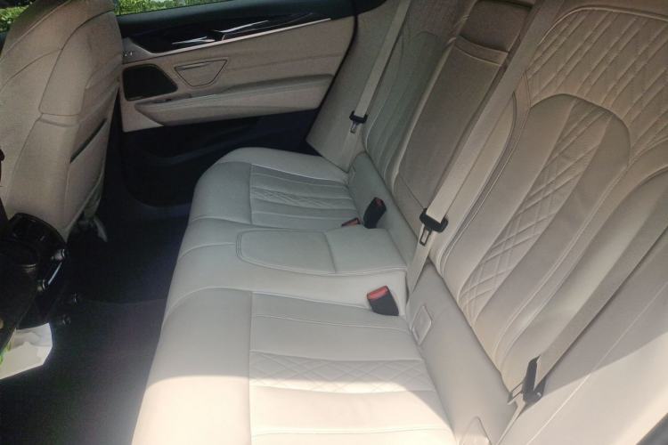 Used BMW 6 Series GT 2018 640i xDrive M Sport Package Left Rear Seat