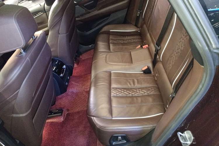 Used BMW 6 Series GT 2018 640i xDrive M Sport Package Left Rear Seat