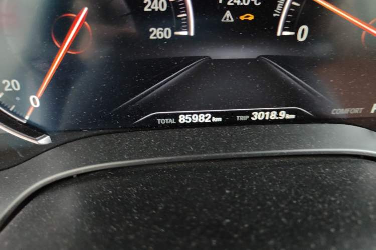 Used BMW 6 Series GT 2018 630i Luxury Design Package Odometer Close Up