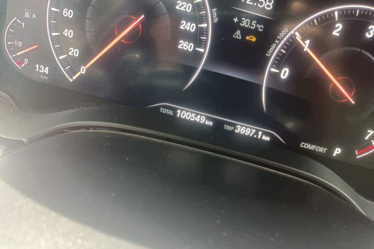 Used BMW 6 Series GT 2018 640i xDrive M Sport Package Odometer Close Up