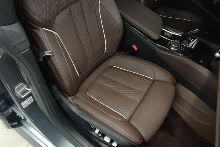 Used BMW 6 Series GT 2018 640i xDrive M Sport Package Right Front Seat