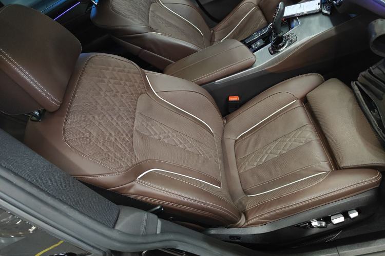Used BMW 6 Series GT 2018 640i xDrive M Sport Package Right Front Seat
