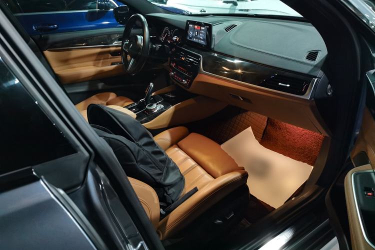 Used BMW 6 Series GT 2018 630i M Sport Package Right Front Seat
