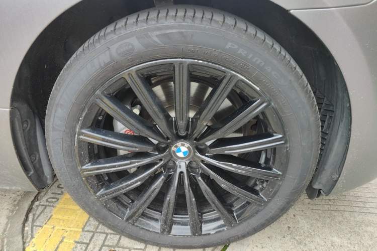 Used BMW 6 Series GT 2018 630i Luxury Design Package Right Front Wheel Hub