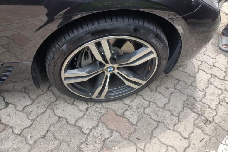Used BMW 6 Series GT 2018 640i xDrive M Sport Package Right Front Wheel Hub