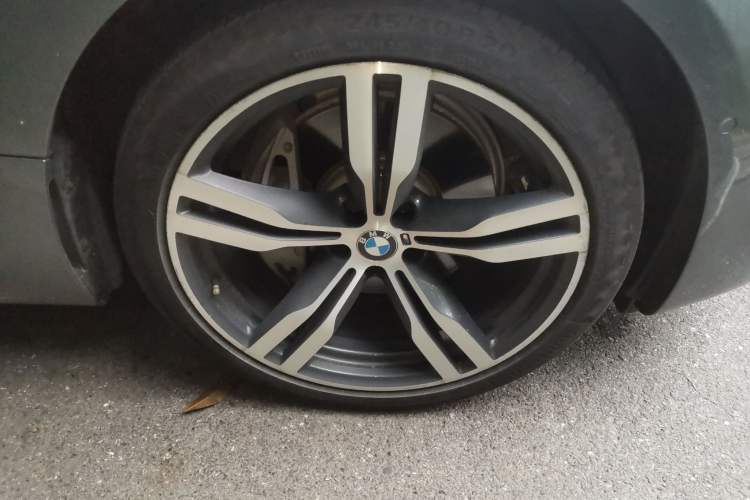 Used BMW 6 Series GT 2018 640i xDrive M Sport Package Right Front Wheel Hub