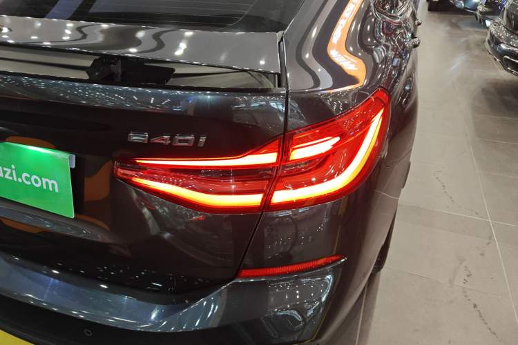 Used BMW 6 Series GT 2018 640i xDrive M Sport Package Right Rear Taillight