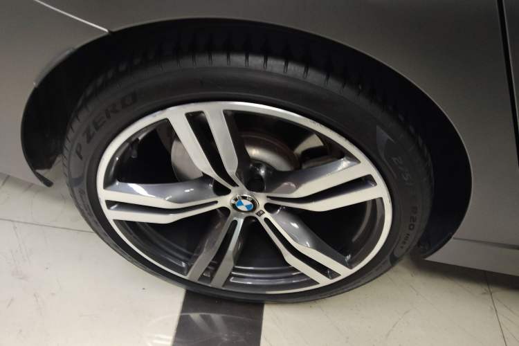 Used BMW 6 Series GT 2018 640i xDrive M Sport Package Right Rear Wheel Hub