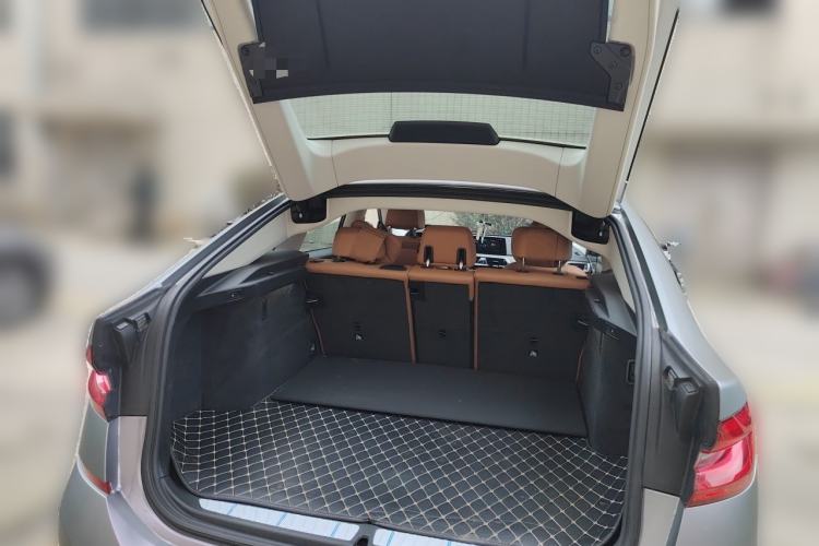 Used BMW 6 Series GT 2018 630i Luxury Design Package Trunk