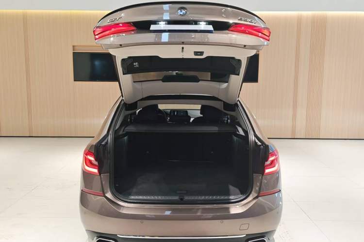 Used BMW 6 Series GT 2018 630i Luxury Design Package Trunk