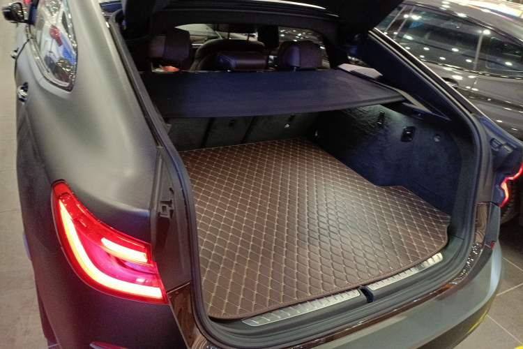 Used BMW 6 Series GT 2018 640i xDrive M Sport Package Trunk