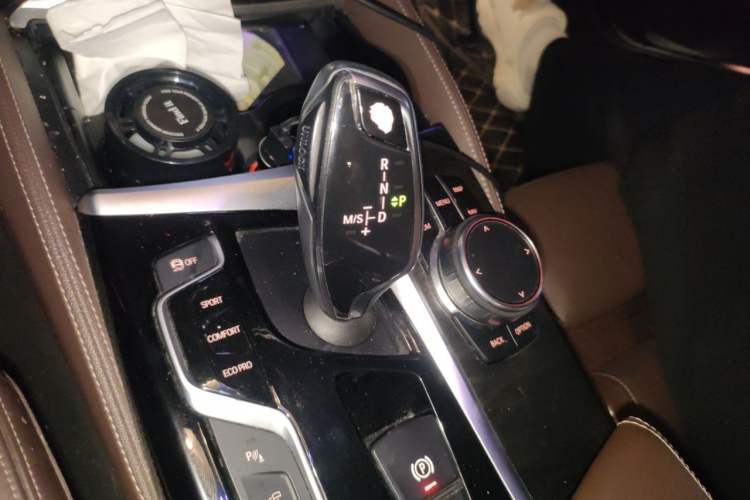 Used BMW 6 Series GT 2018 640i xDrive M Sport Package Gear Lever