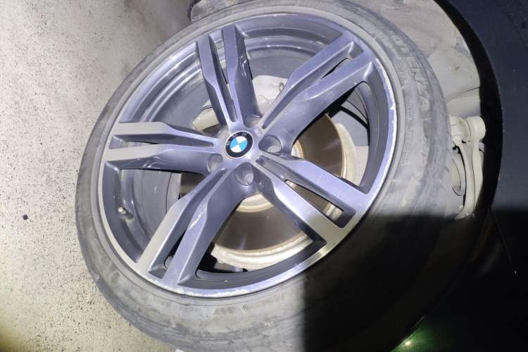Used BMW 6 Series GT 2018 640i xDrive M Sport Package Right Front Wheel Hub