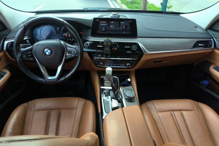 Used BMW 6 Series GT 2018 630i Luxury Design Package Center Console