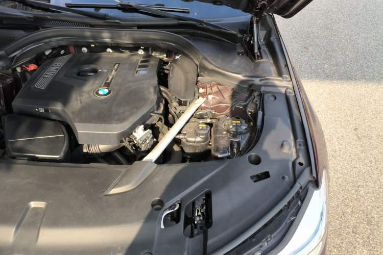 Used BMW 6 Series GT 2018 630i Luxury Design Package Engine Bay Left