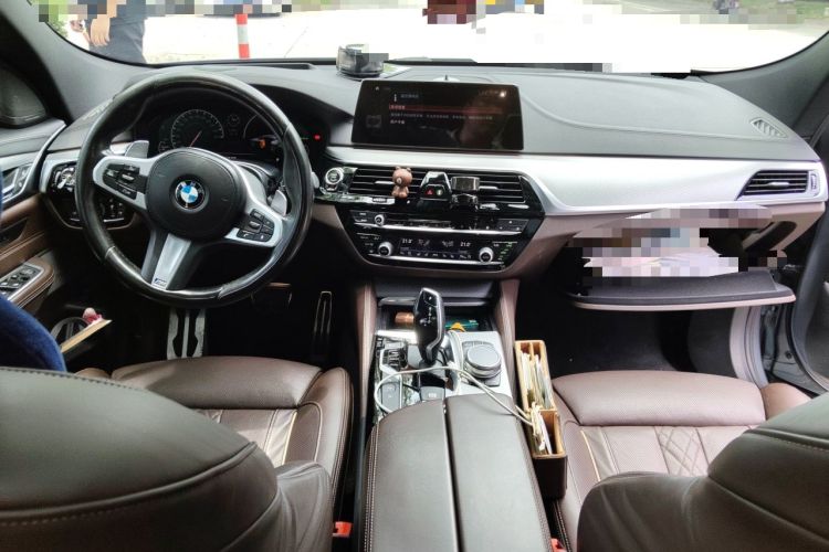 Used BMW 6 Series GT 2018 640i xDrive M Sport Package Interior 2