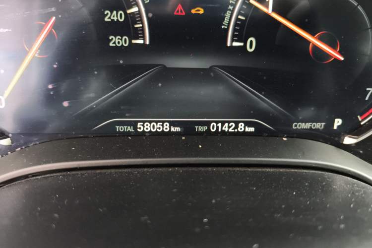 Used BMW 6 Series GT 2018 630i Luxury Design Package Odometer Close Up