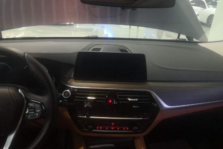 Used BMW 6 Series GT 2018 630i Luxury Design Package Audio And AC Panel