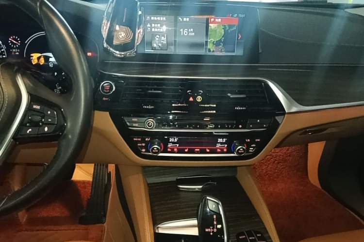 Used BMW 6 Series GT 2018 630i Luxury Design Package Audio And AC Panel