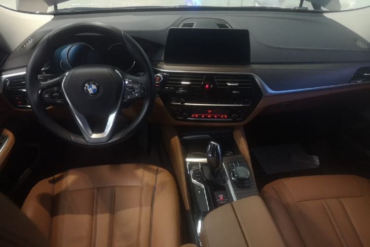Used BMW 6 Series GT 2018 630i Luxury Design Package Center Console