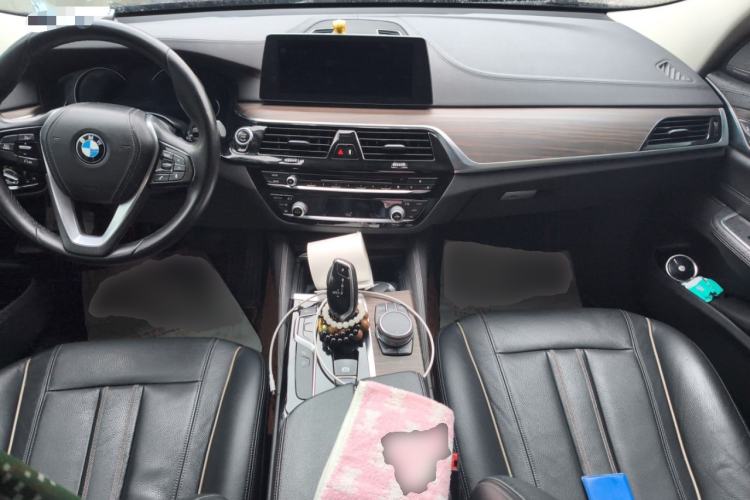 Used BMW 6 Series GT 2018 630i Luxury Design Package Center Console