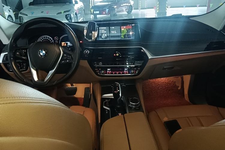 Used BMW 6 Series GT 2018 630i Luxury Design Package Center Console
